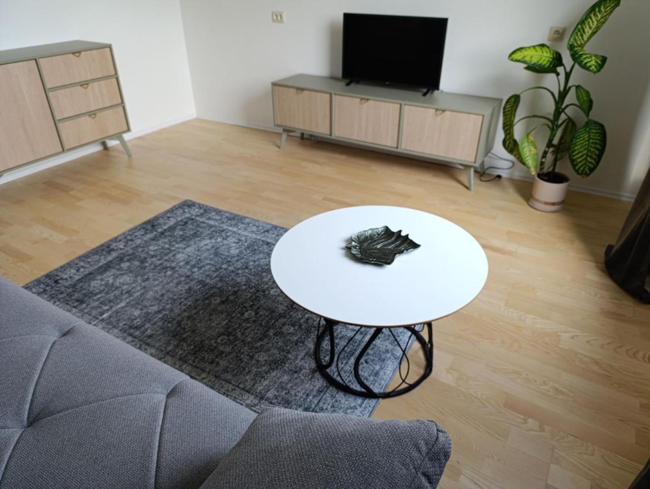 Green New Vilnius Apartment 1