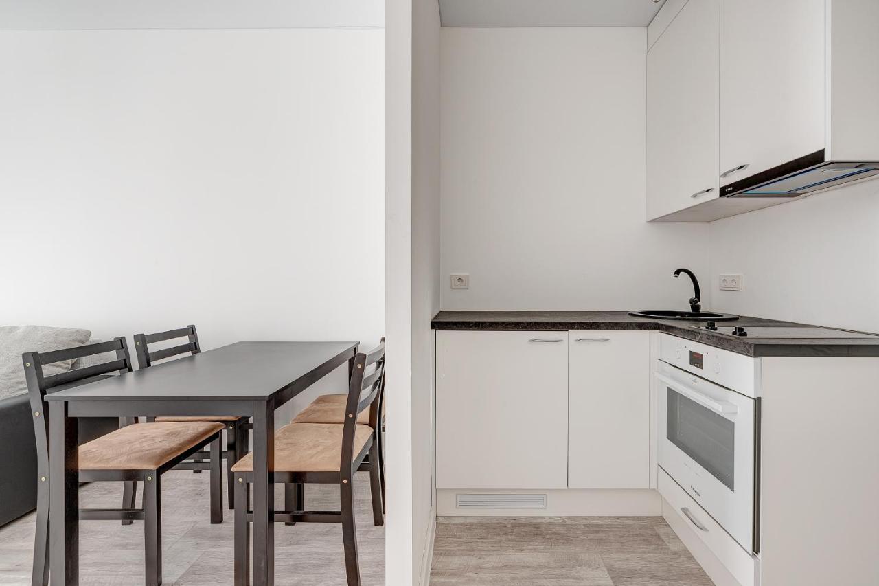 Studio61 Pramones 107 1