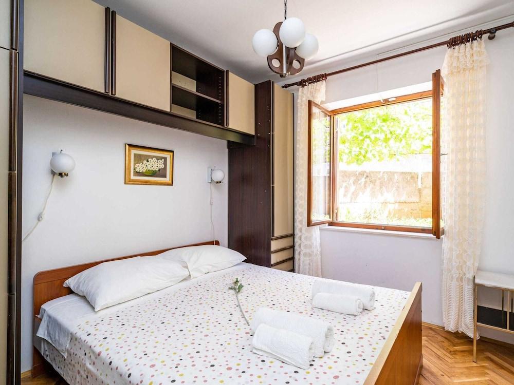 Apartments Stella - Three-Bedroom Apartment with Balcony And Terrace 1