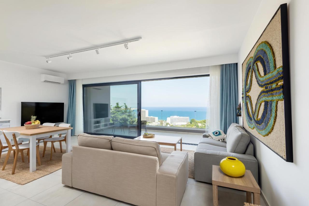 Aquarama Pool Apt. - Blue 2