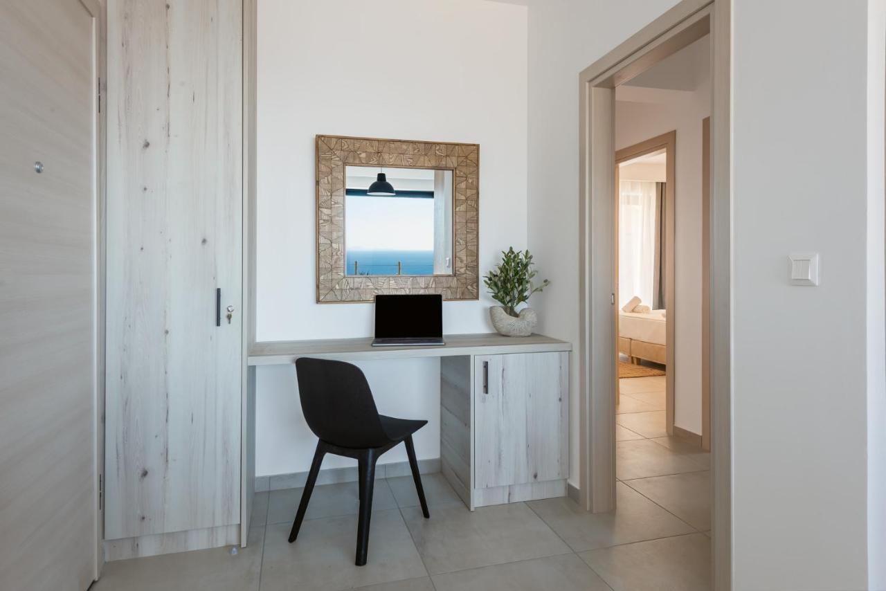 Aquarama Pool Apartments 2