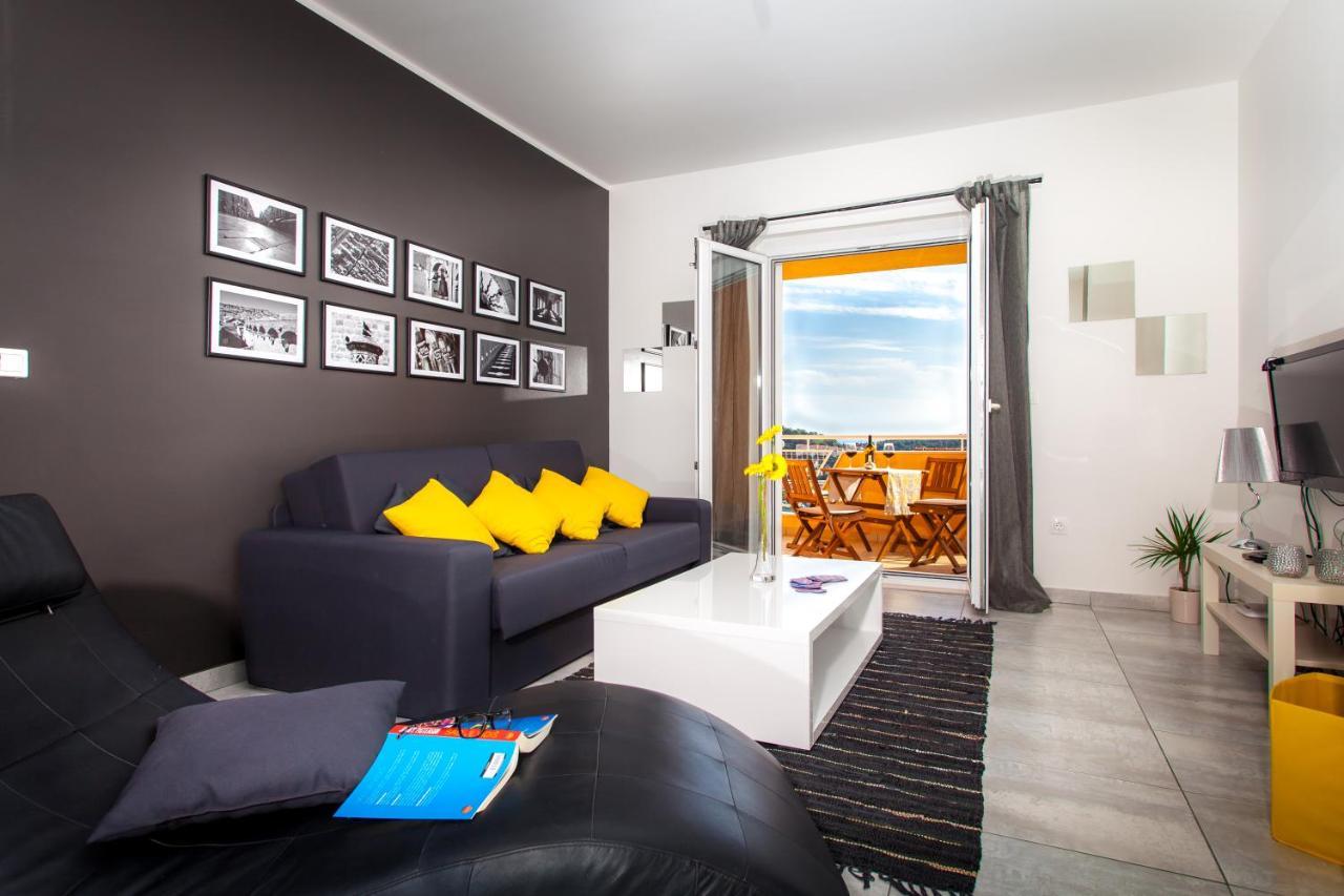 Two Bedroom Apartment with Sea View & Balcony