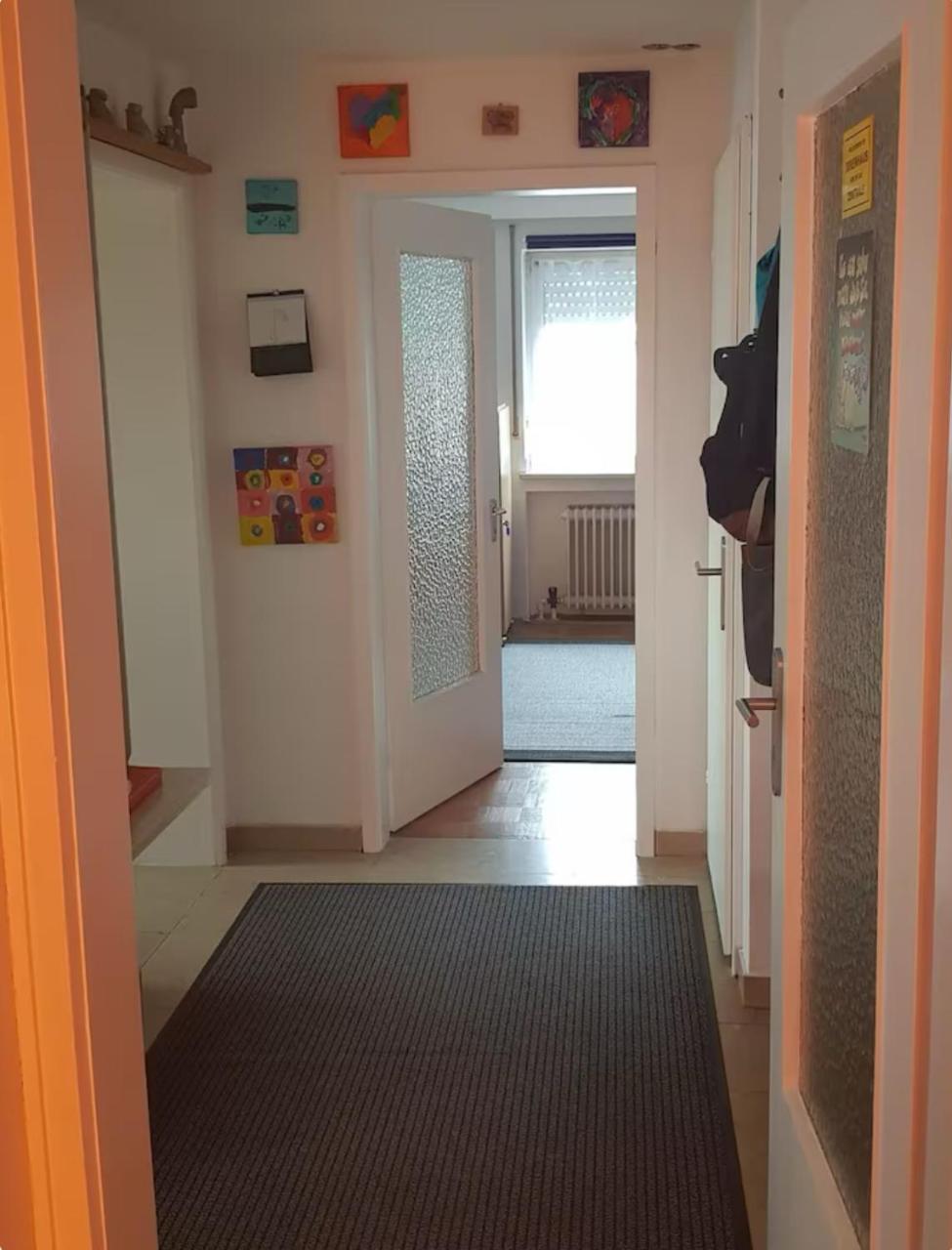 1 Privatzimmer Mobliert Gut Ausgestattet Und Gute Anbindung Bus Bahn 2