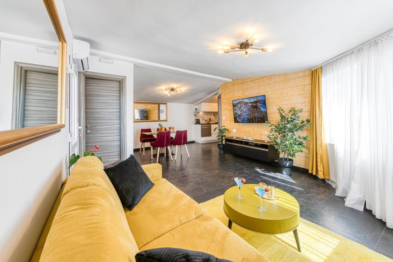 Apartments Nia Deluxe & Elegance 2