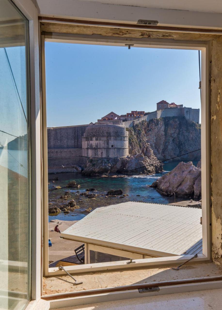 City Walls by Irundo 1