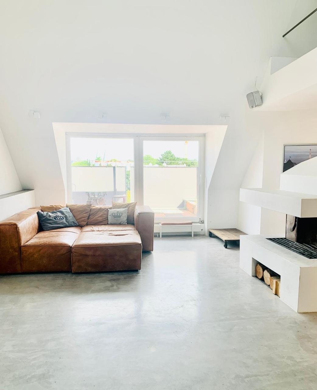 Schone Dachgeschoss-Maisonette Wohnung 2