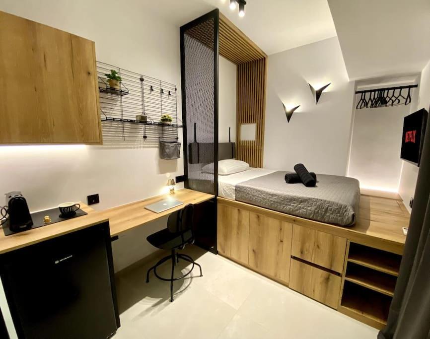 Tinyvibe - Downtown Seabreeze Studio (Adults Only) 1