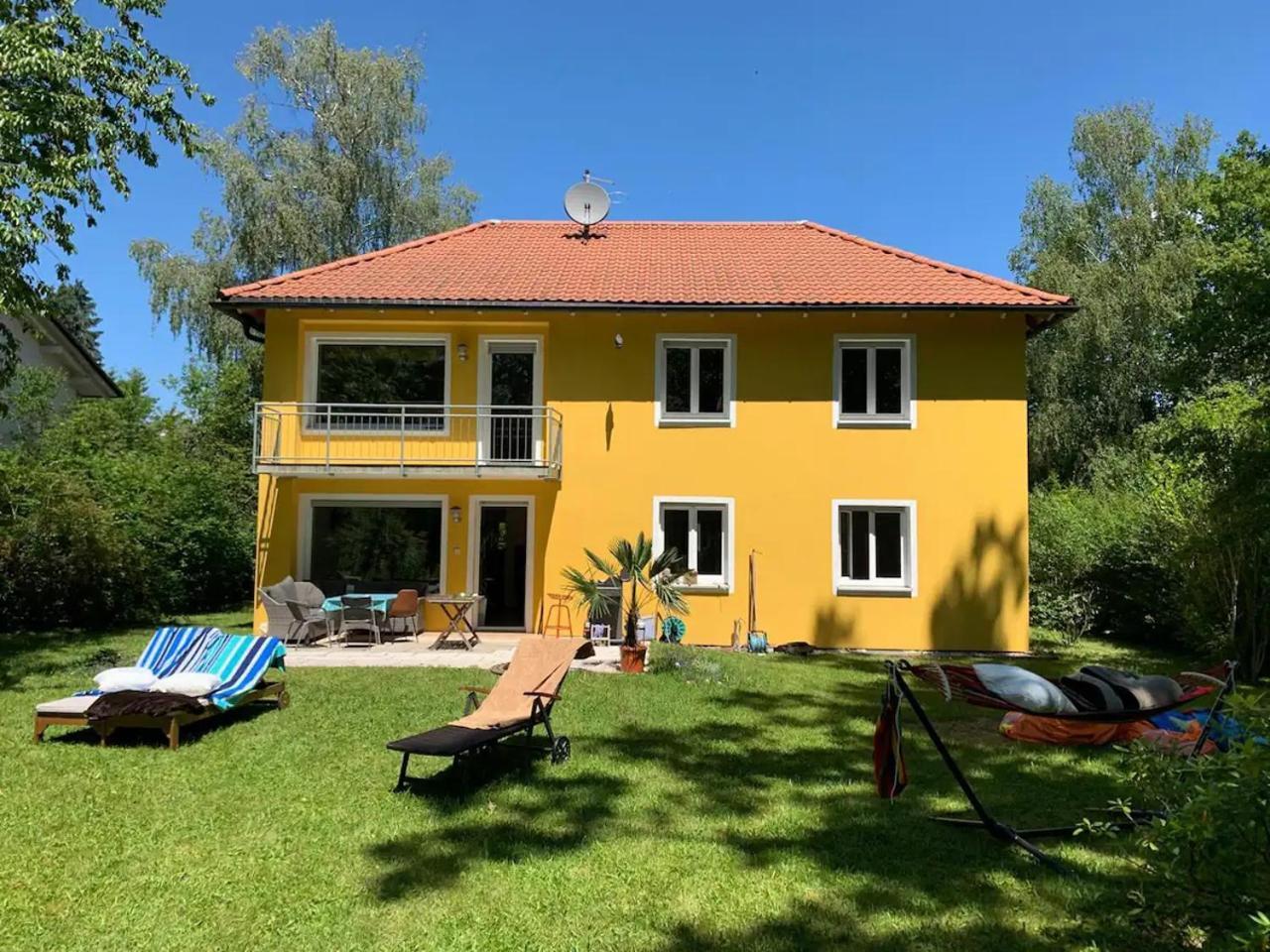 Large Munich House with 4 Bedrooms in a Quiet And Greened Villa Area Near Munich
