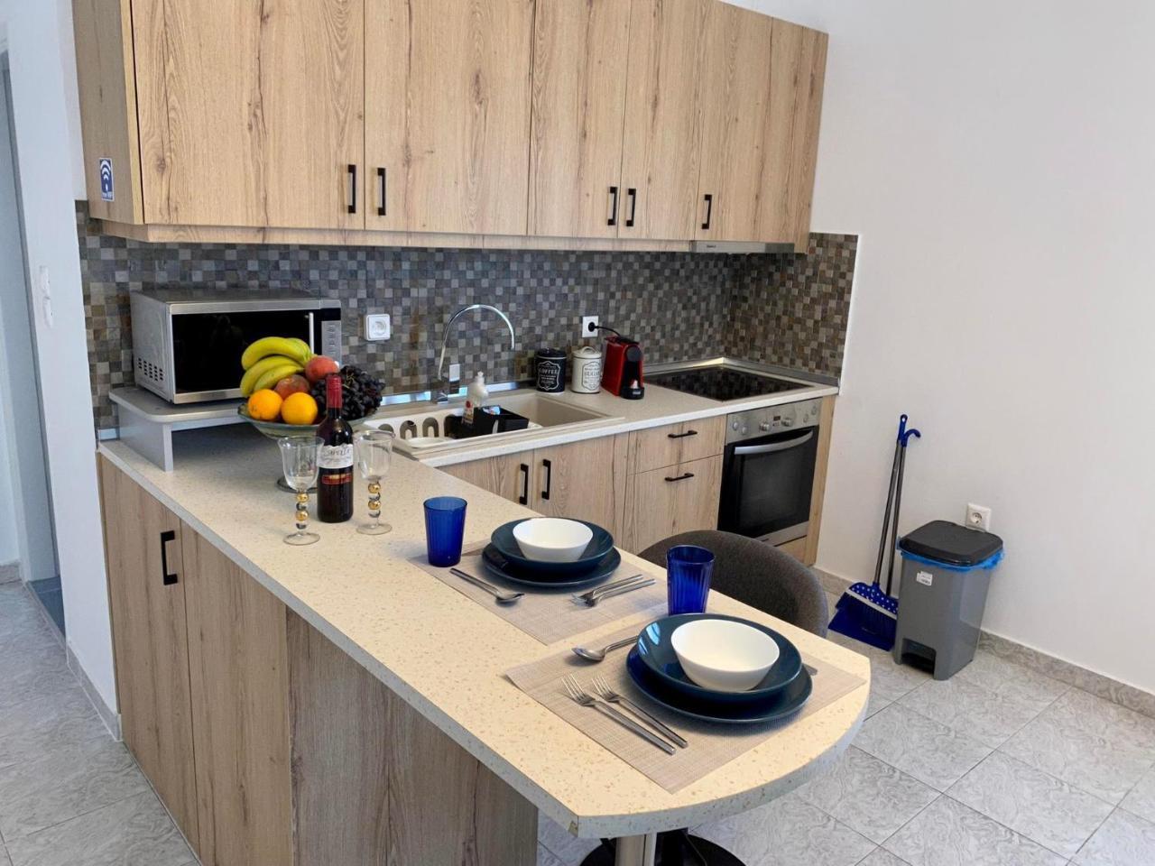 Paraskevi's Apt - City Center W/ Lovely Park View 2