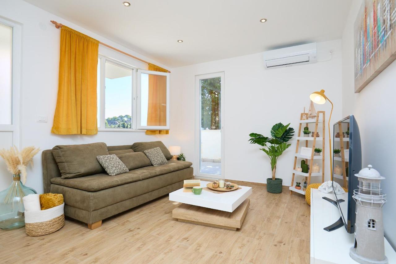 Hedera Estate, Hedera A38 1