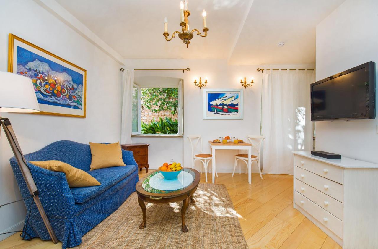 Hidden Gem Old Town Apartments by Irundo 1