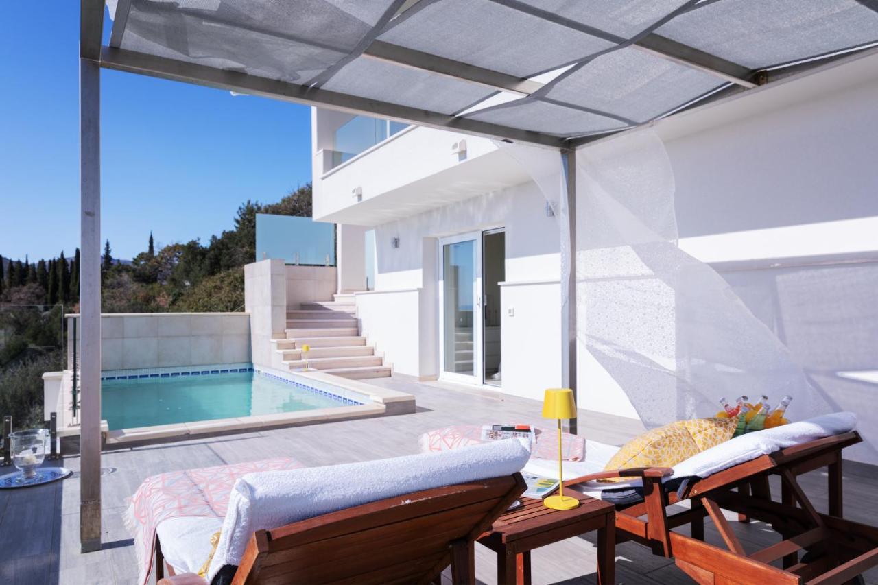 Villa Cypress Hill. 1