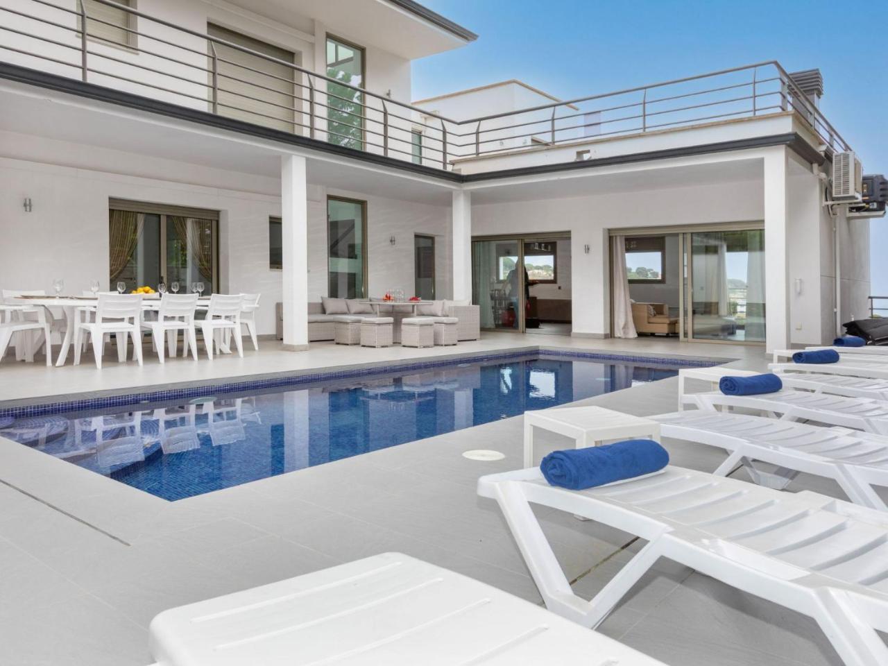 Villa Palmbeach by Interhome