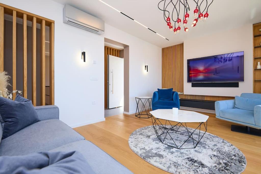 New & Stunning Views in Luxury 5* Divona Apartment 2