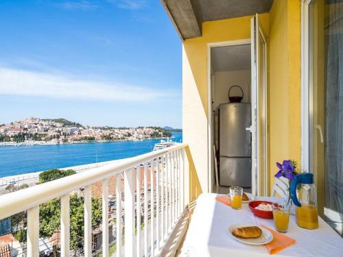 Apartment Cvjetkovic - Two Bedroom Apartment with Terrace And Sea View 2
