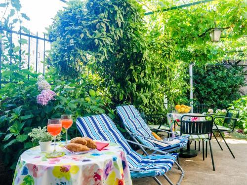 Apartment Tranquilo Garden - One Bedroom Apartment with Terrace And Garden View 2