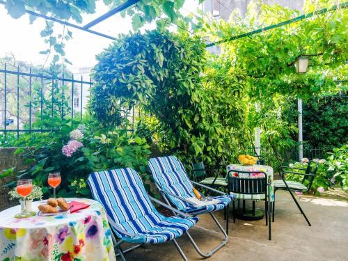 Apartment Tranquilo Garden - One Bedroom Apartment with Terrace And Garden View 1