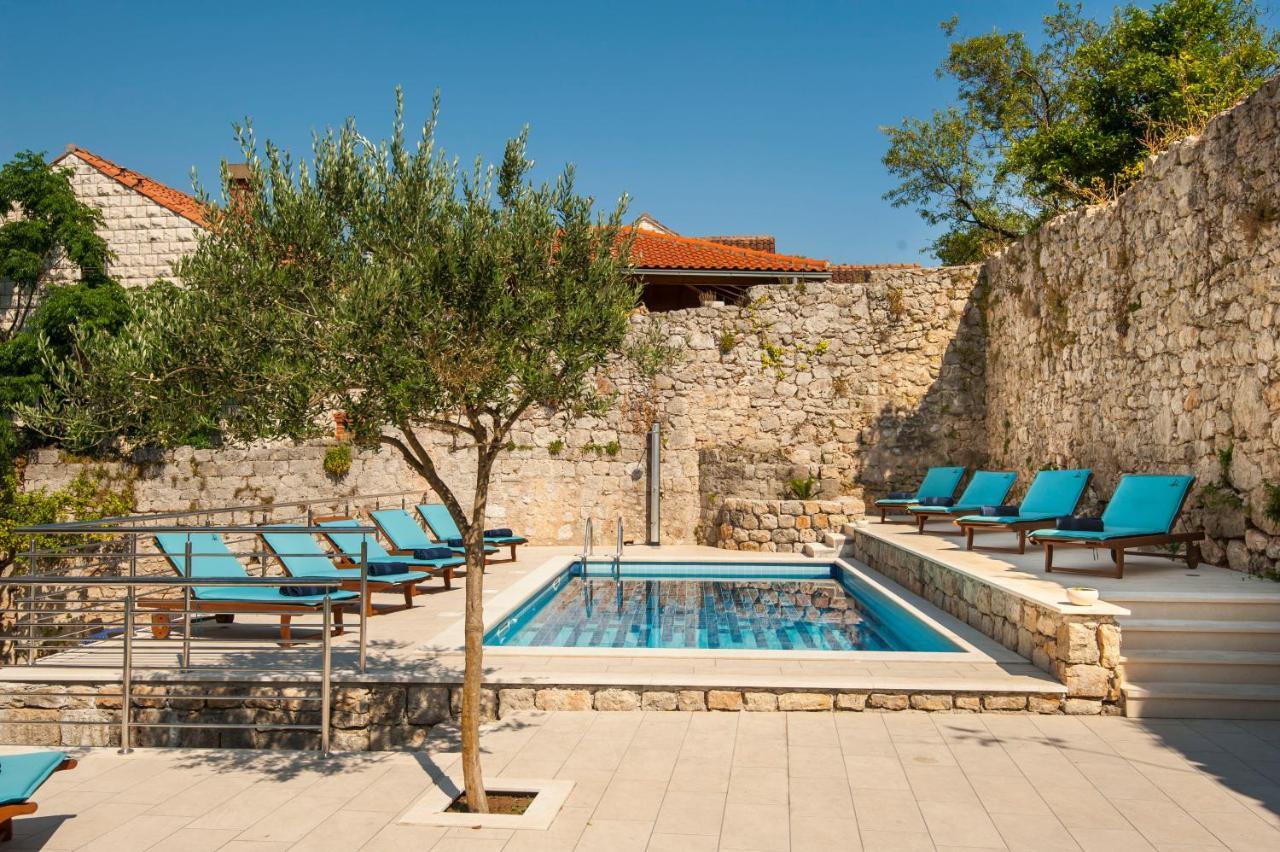 California Apartments 1 1