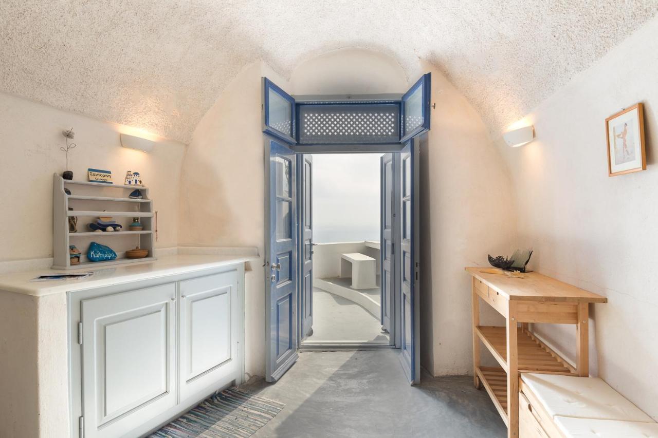 Andreas Cultural Cave House in Imerovigli, Santorini 2