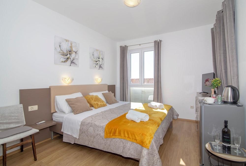 Room Beta with Sea View 2