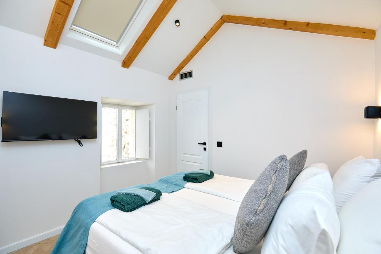 Black Water Bay House 2