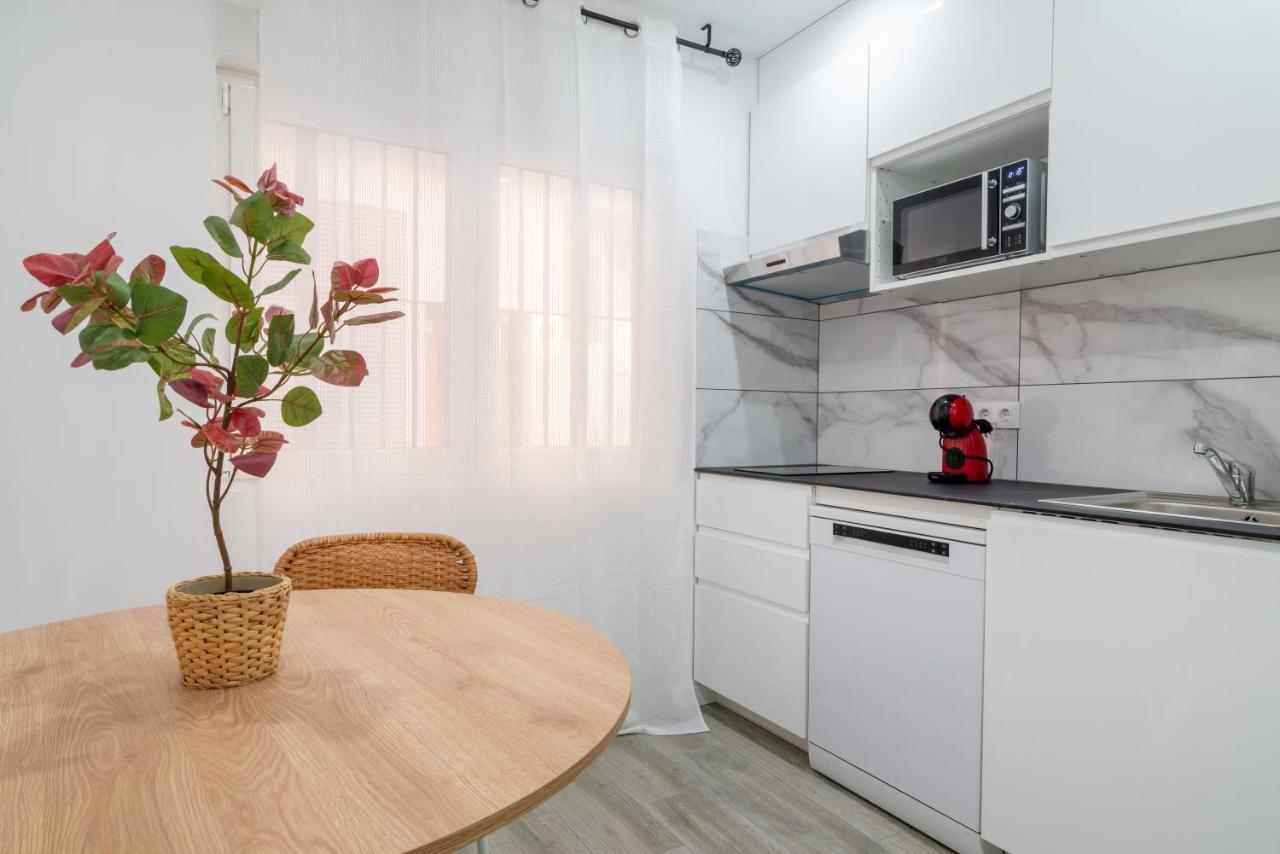 Salatan Apartments, Plaza Paris 1