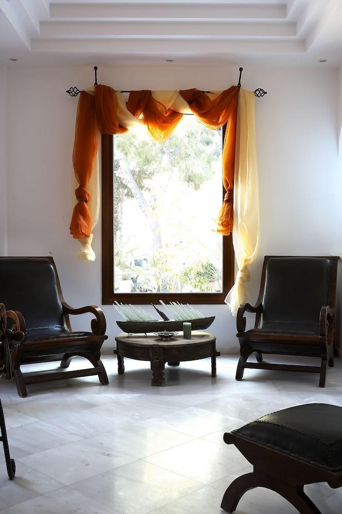 Meltemi Excelsior Suites And SPA 1