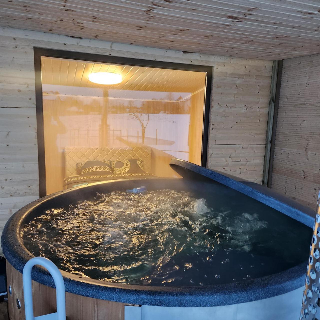 Vipoilsis Namelis N3 (Adults Only) 1