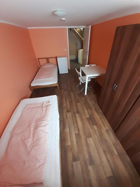 2-Rent Group Hostel Rooms&Apartments Eve168 1