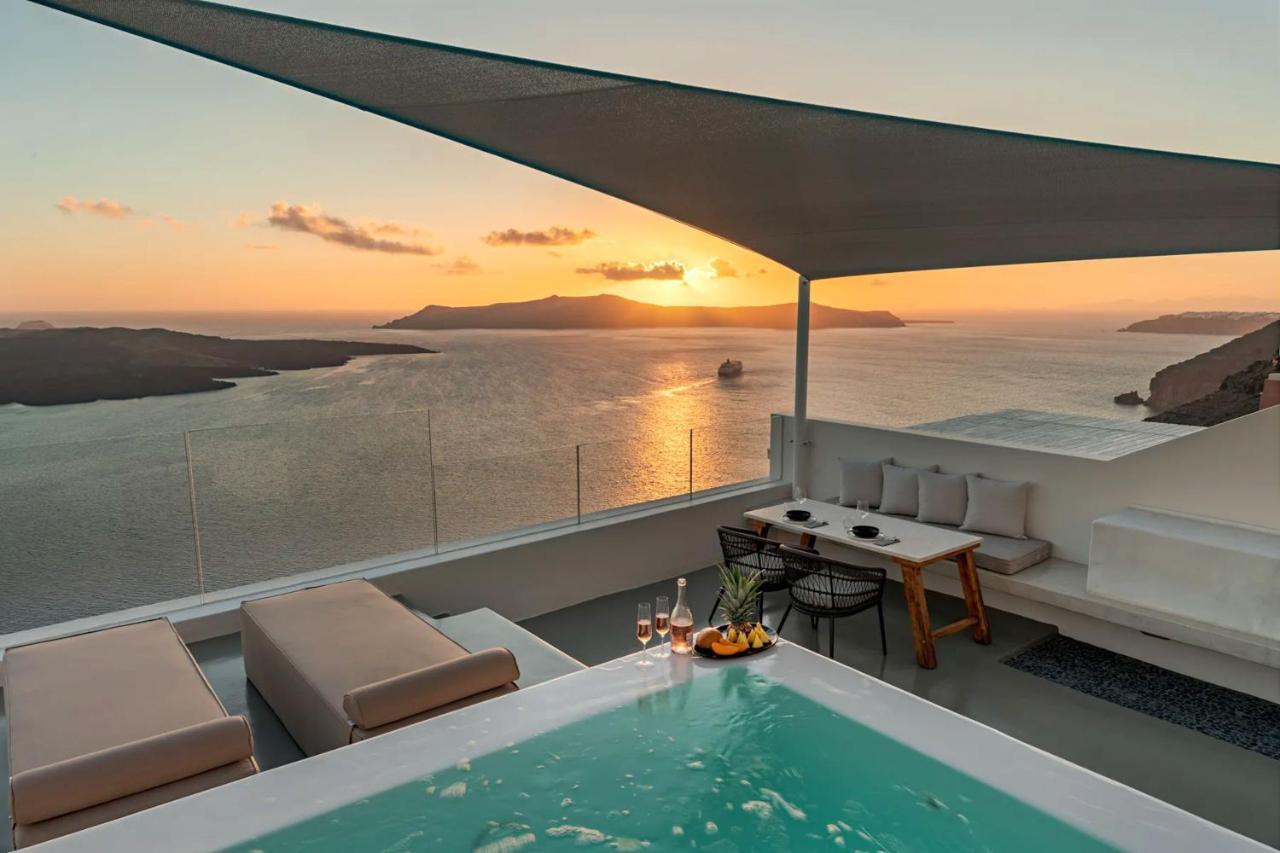 Luxurious Santorini Penthouse Villa 1 Bedroom Magical Caldera Sea Views & Outdoor Hot Tub Fira 2