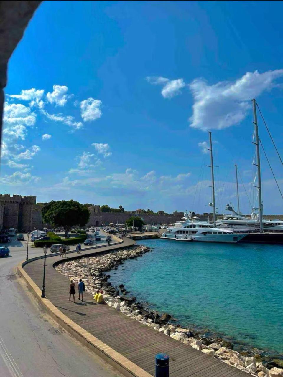 Modern And Classic House Old Down 1