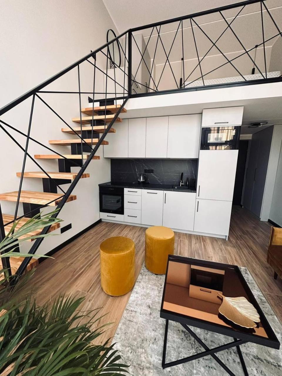 Sunny Loft 3 X 24x7 X Close To Old Town 1