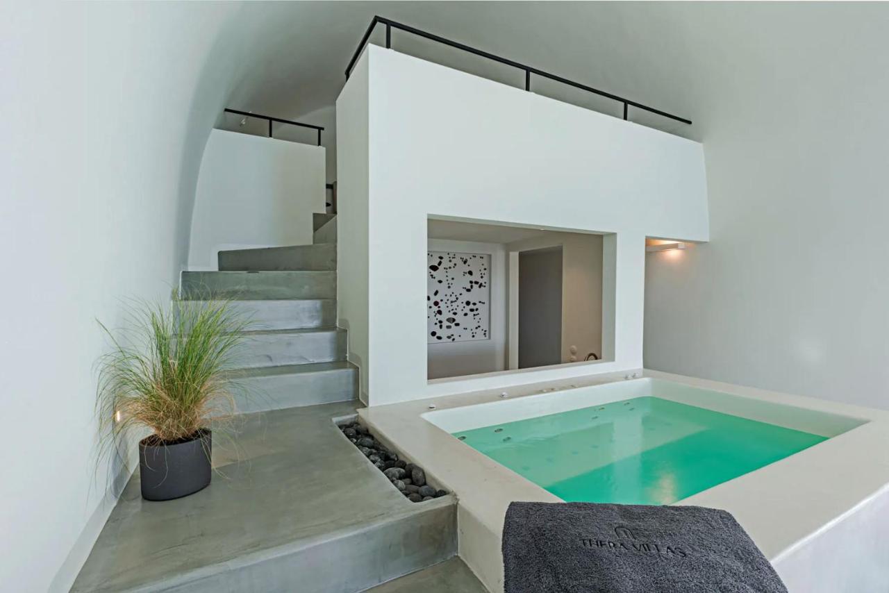 Luxurious Santorini Masionette Villa 1 Bedroom Astounding Caldera Sea Views & Private Outdoor Hot Tub Fira 2