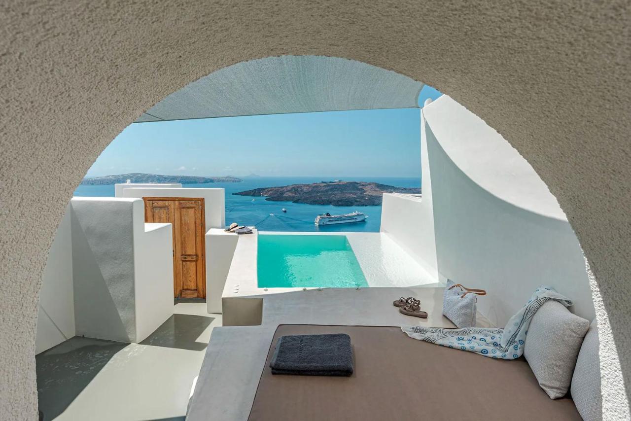 Luxury Grand Santorini Villa 3 Bedrooms Unforgettable Caldera Sea Views & Outdoor Hot Tub Fira 1