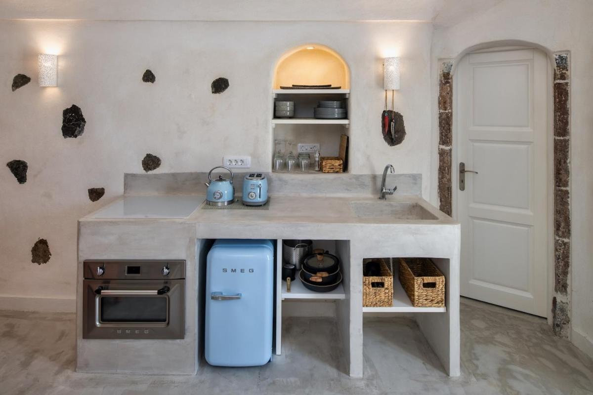 Gilbert's Cave with Cave Jacuzzi 2