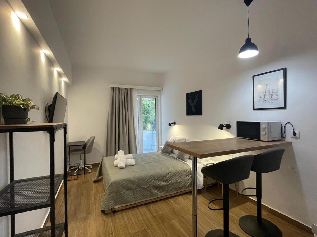 Gravity Downtown Balcony Studio (Adults Only) 2