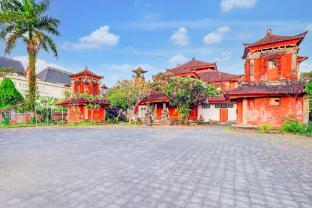 Dancenter Ubud  Near Museum Topeng