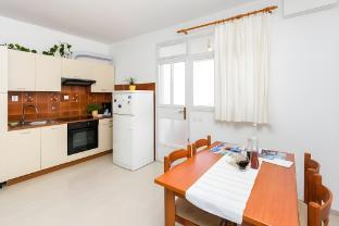 Guest House Old Town View - One Bedroom Apartment with Terrace And Sea View - a 32 Charming 1