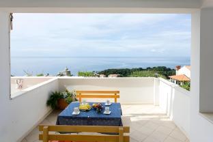 Guest House Old Town View - One Bedroom Apartment with Terrace And Sea View - a 32 Charming 2