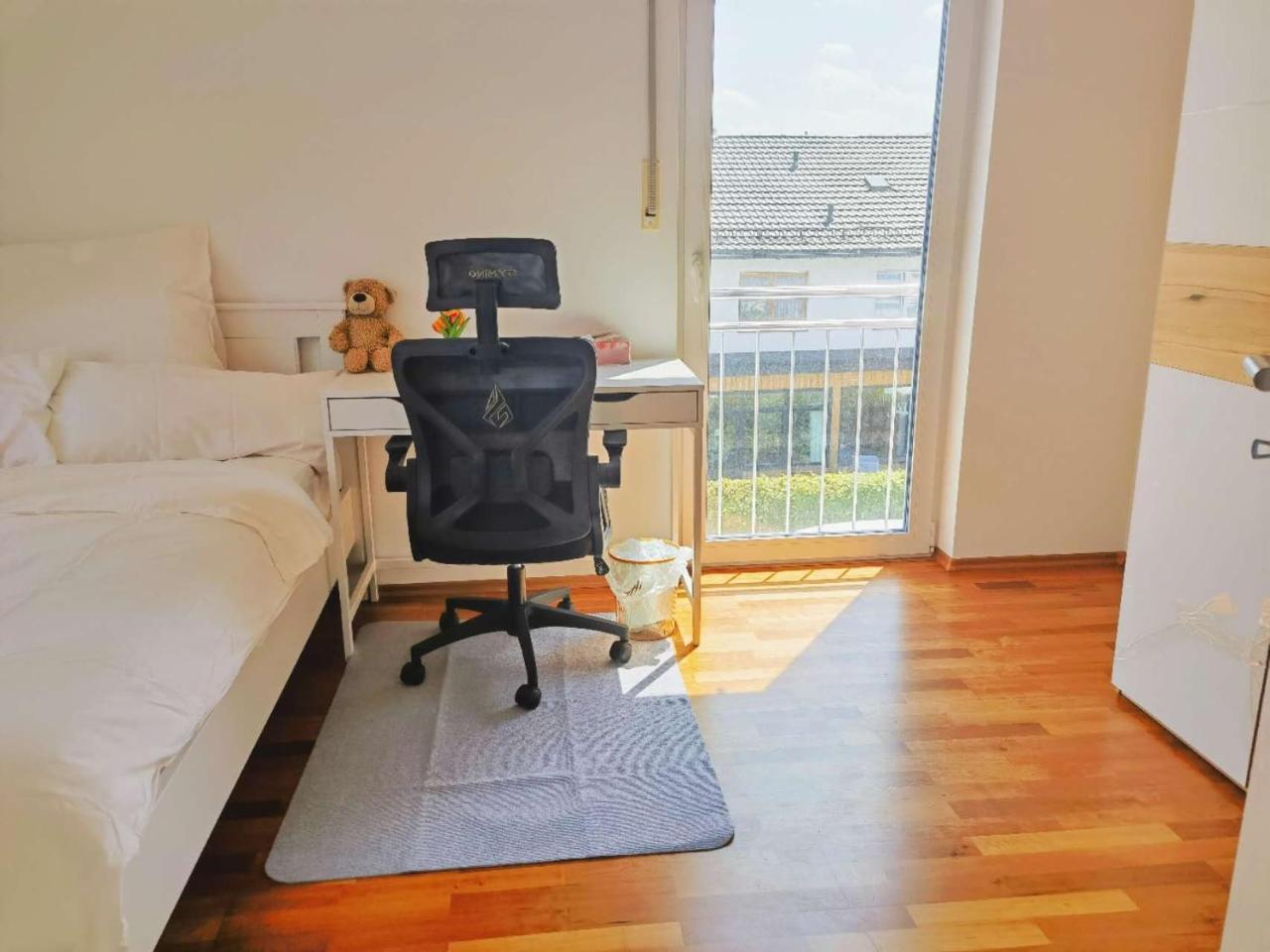 Waldzimmer in Der Stadt Nahe Messe 2