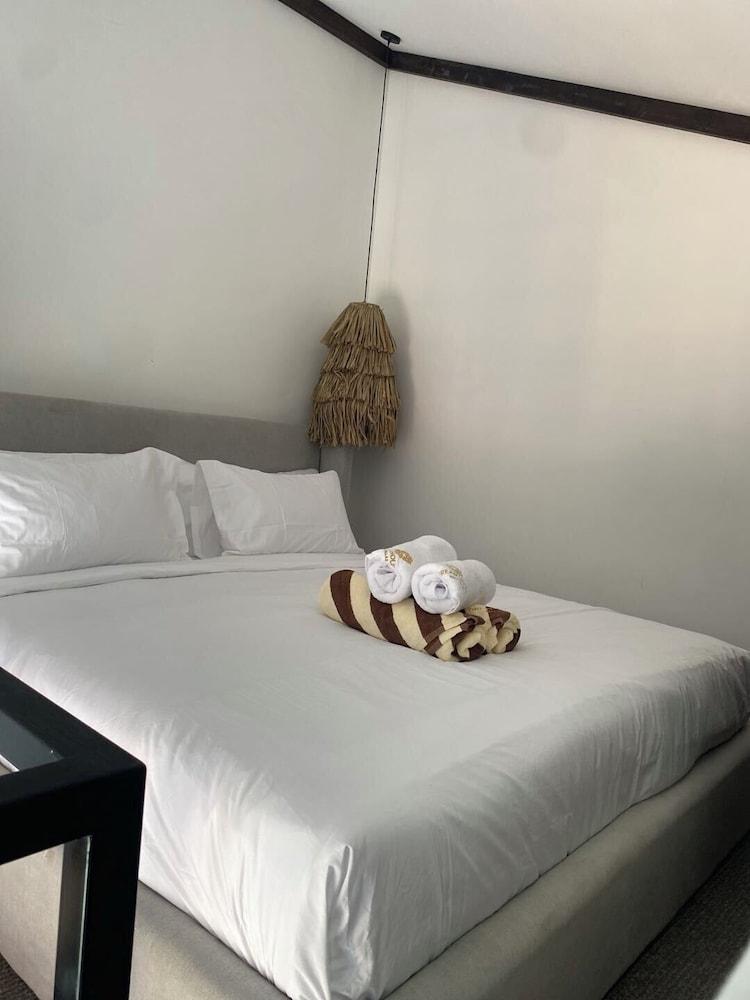 Palermo Apartment by Dream House