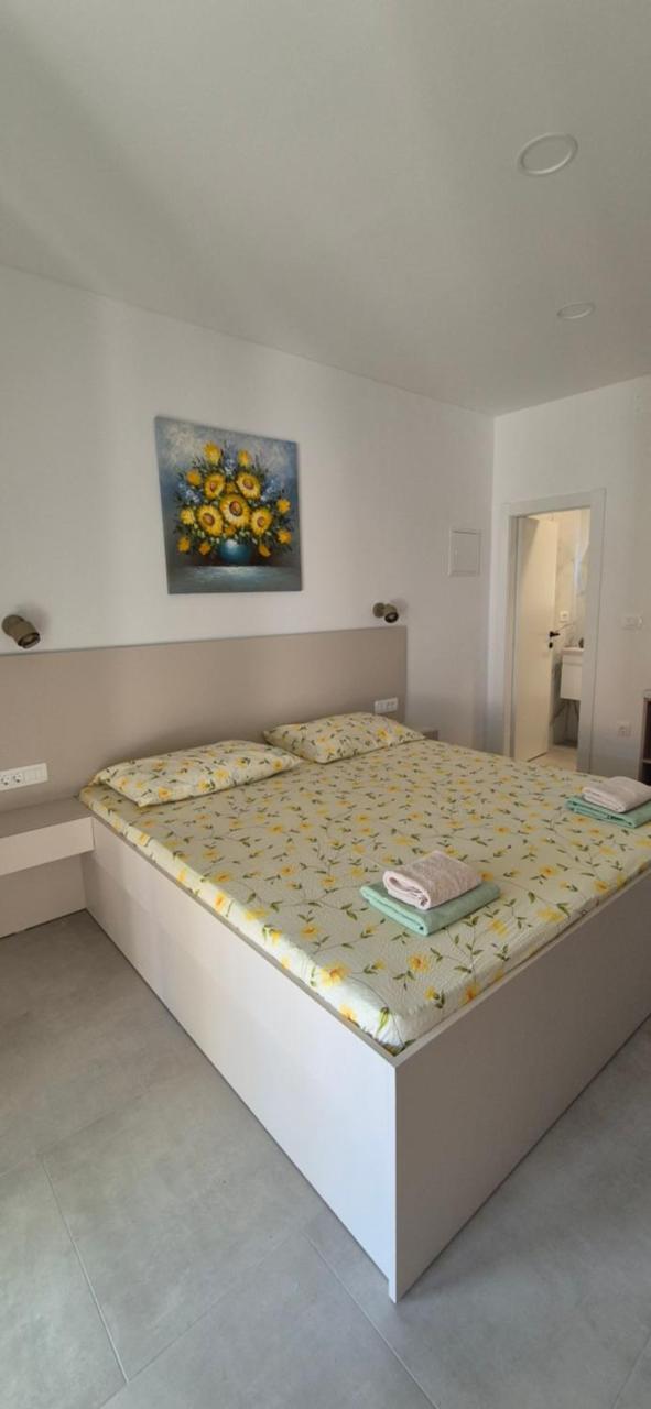 Private Studio Apartment 2