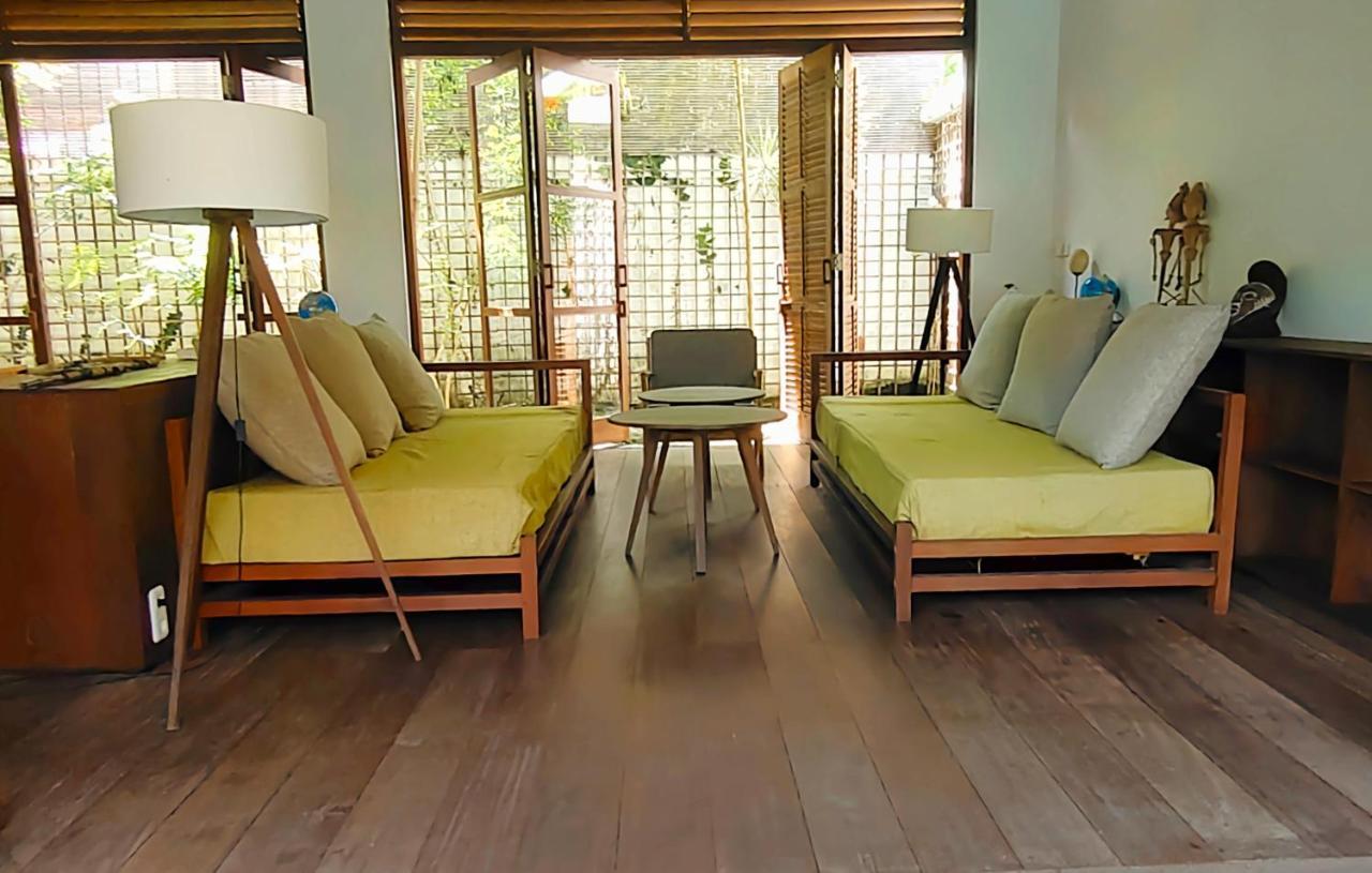 Tropical 4 Bedrooms Villa in Central Penestanan, Ubud 1