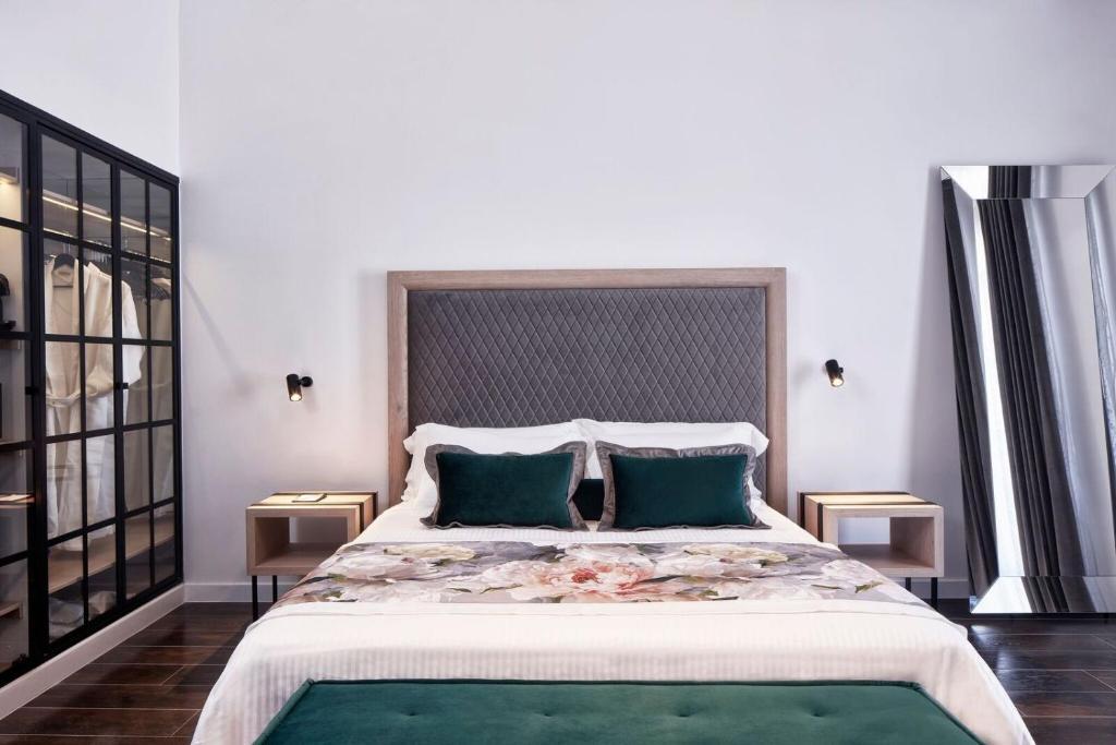 Katikies Garden Santorini - the Leading Hotels of the World 2