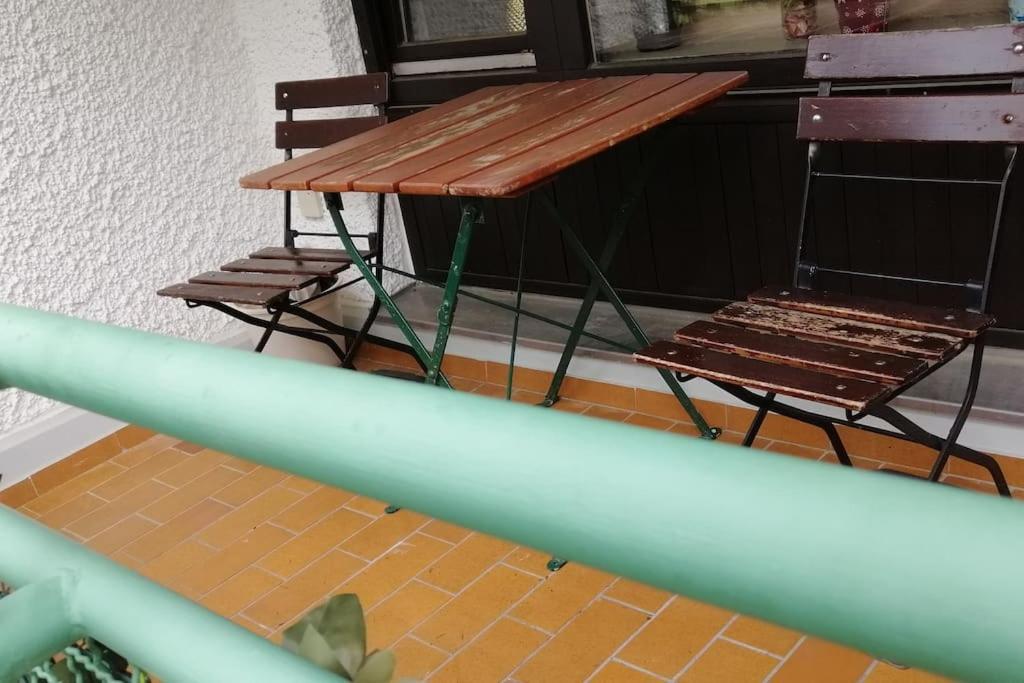 Schone,Ruhige Wohnung Mit Blick in Park (Adults Only) 1