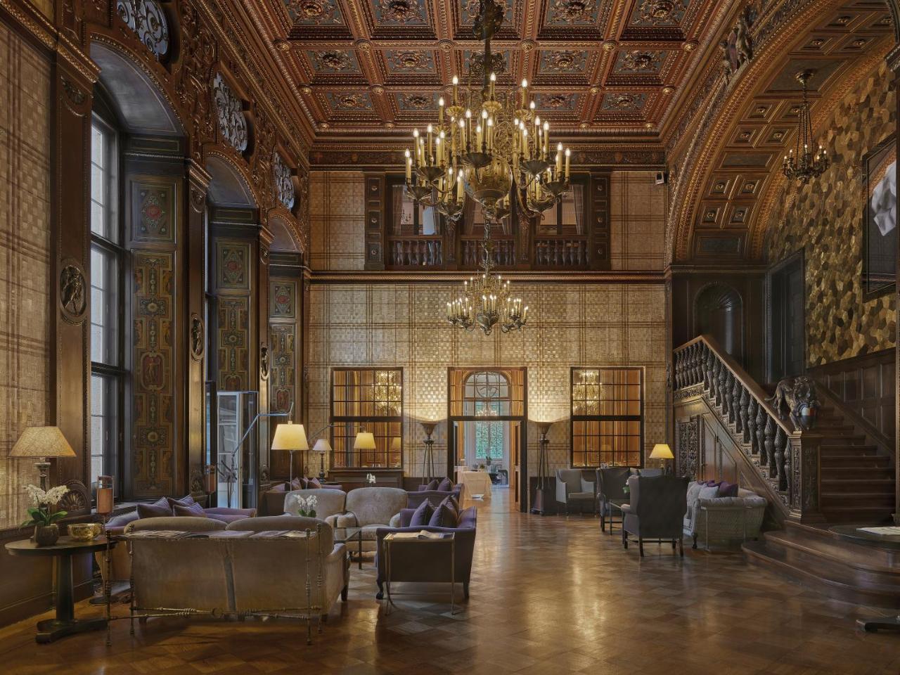 Schlosshotel Berlin by Patrick Hellmann