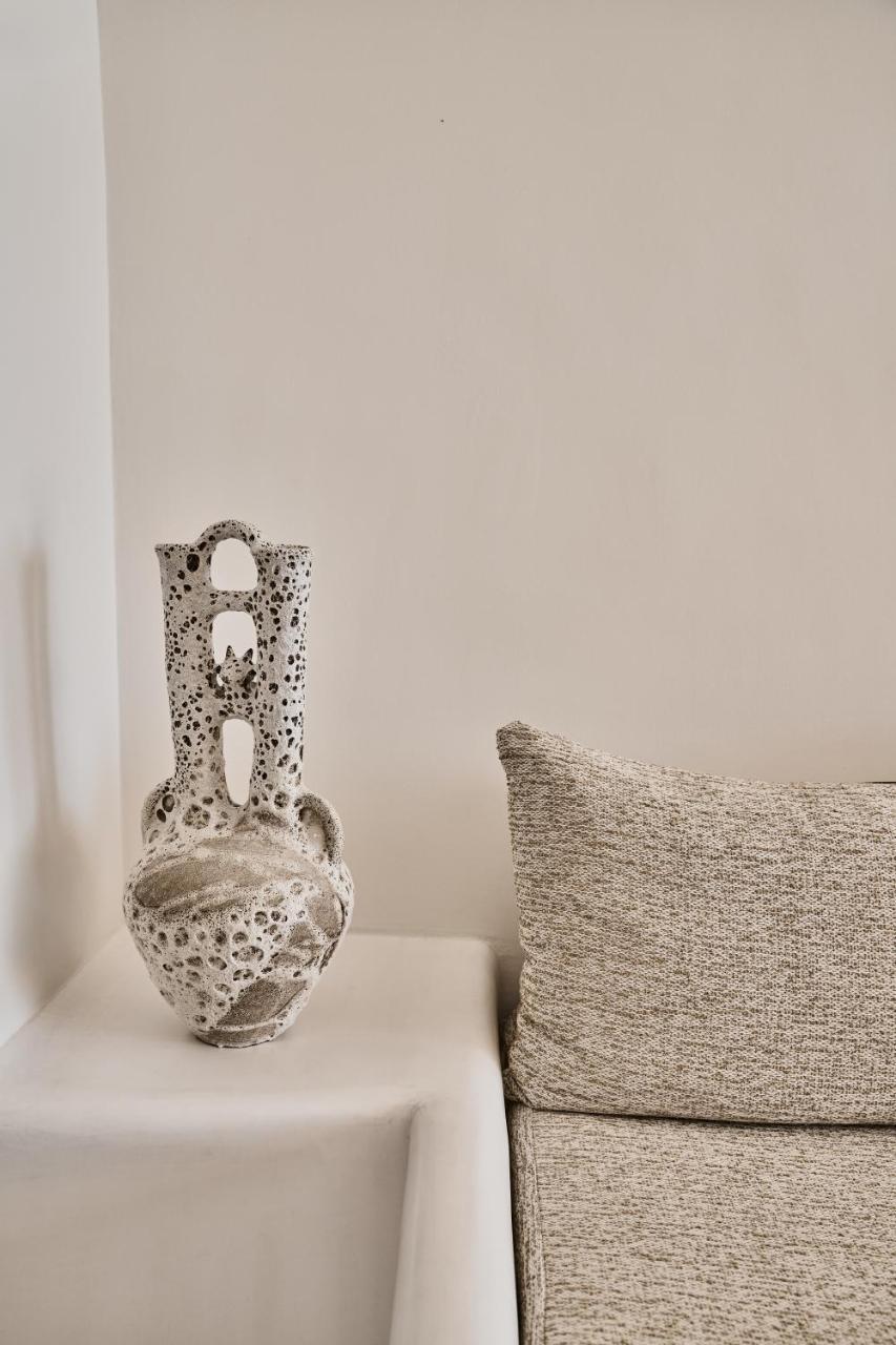 Mystique a Luxury Collection Hotel, Santorini 2