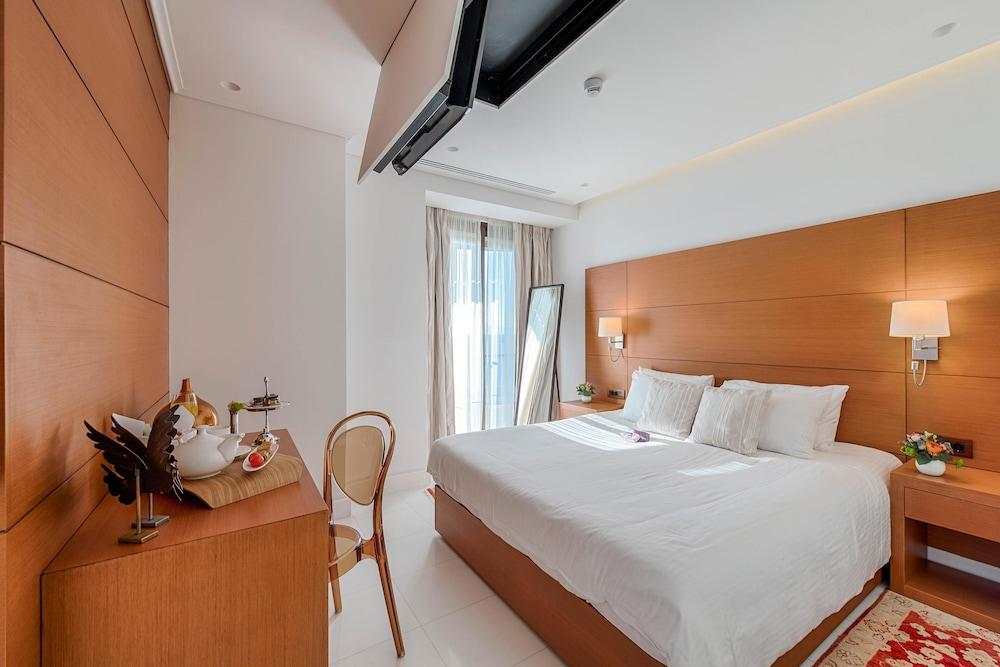 Bellevue on the Beach Suites 2