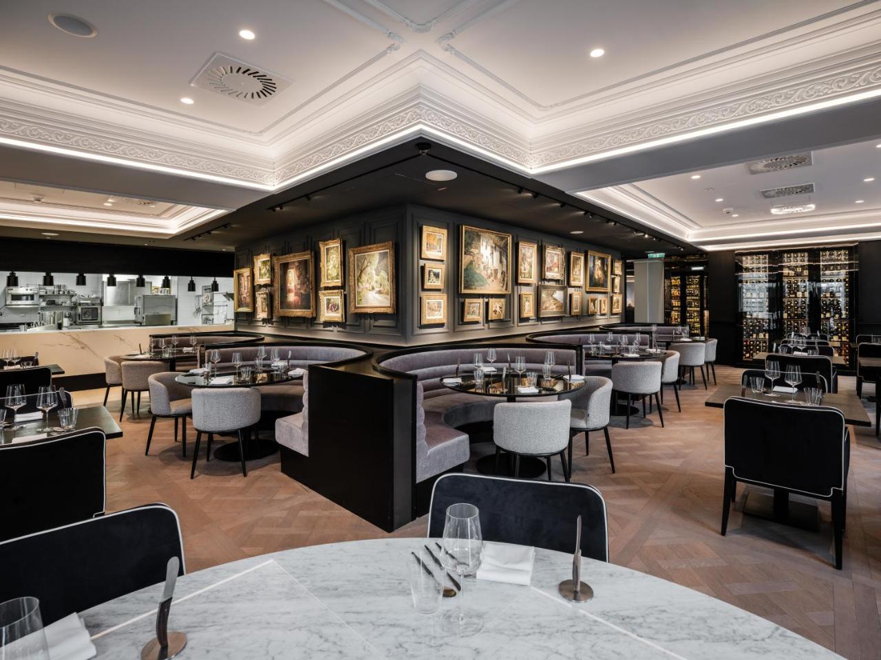 The Amauris Vienna 1