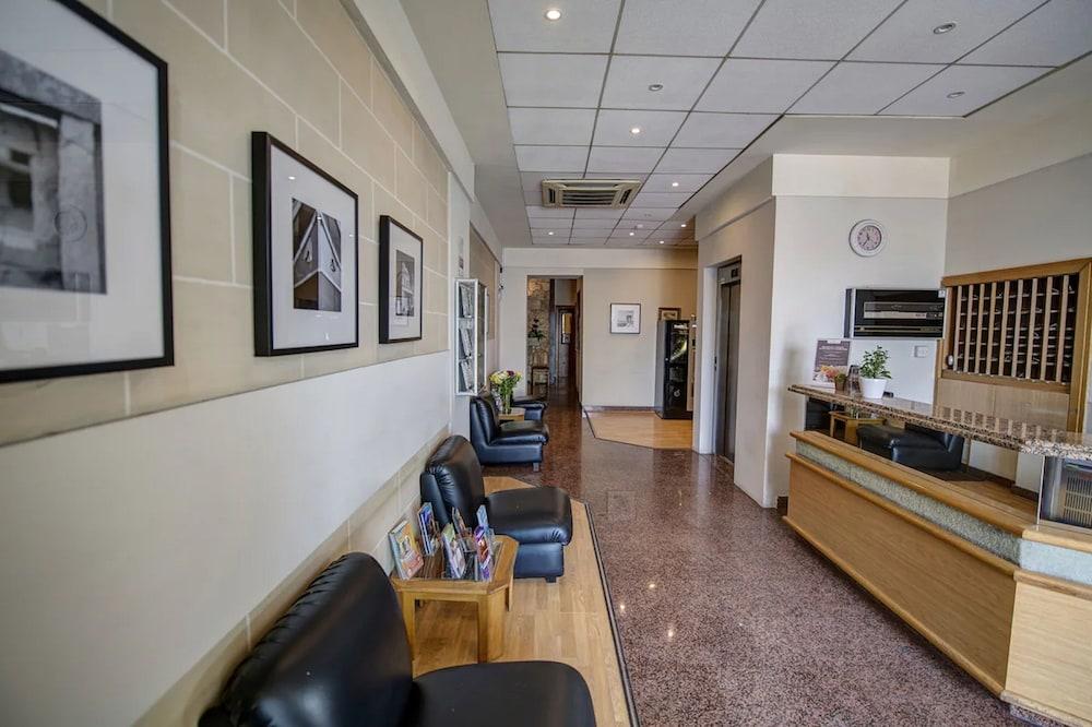 Sliema Chalet Hotel 2